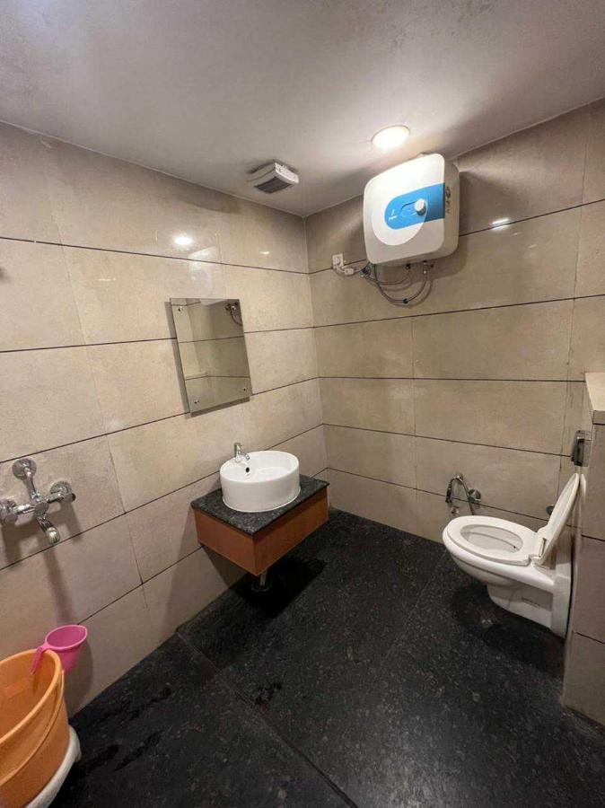 אמריצר Hotel Anand מראה חיצוני תמונה