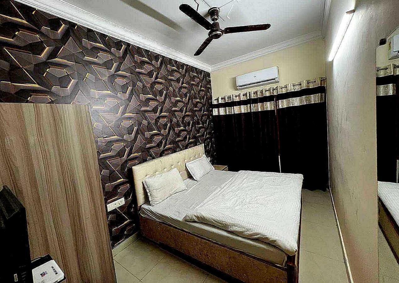 אמריצר Hotel Anand מראה חיצוני תמונה