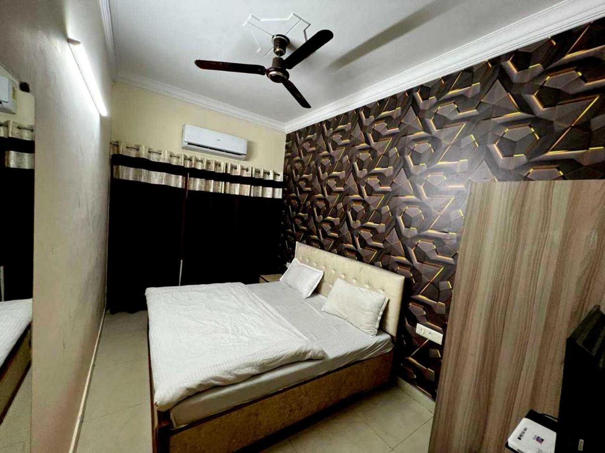אמריצר Hotel Anand מראה חיצוני תמונה