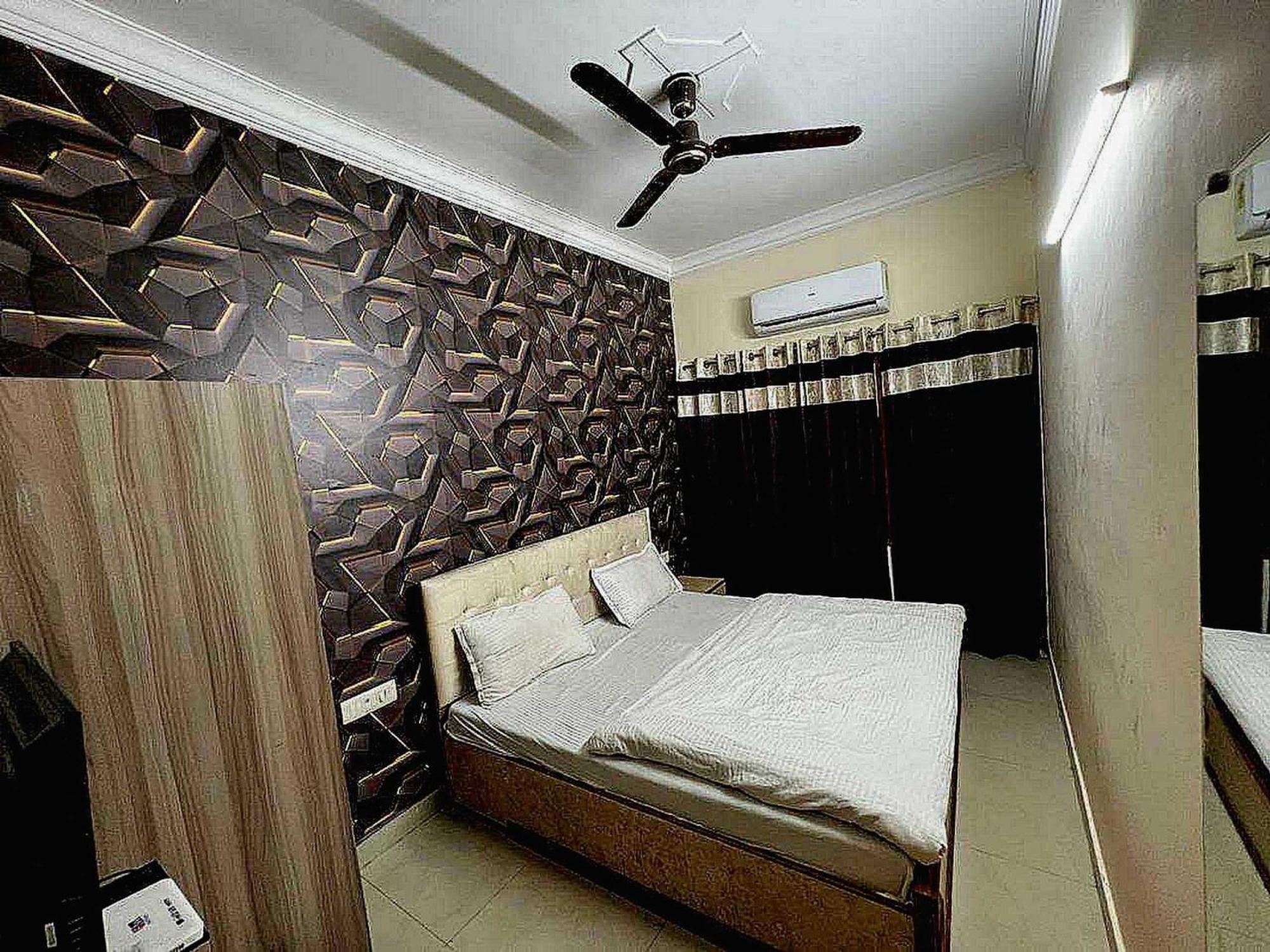 אמריצר Hotel Anand מראה חיצוני תמונה