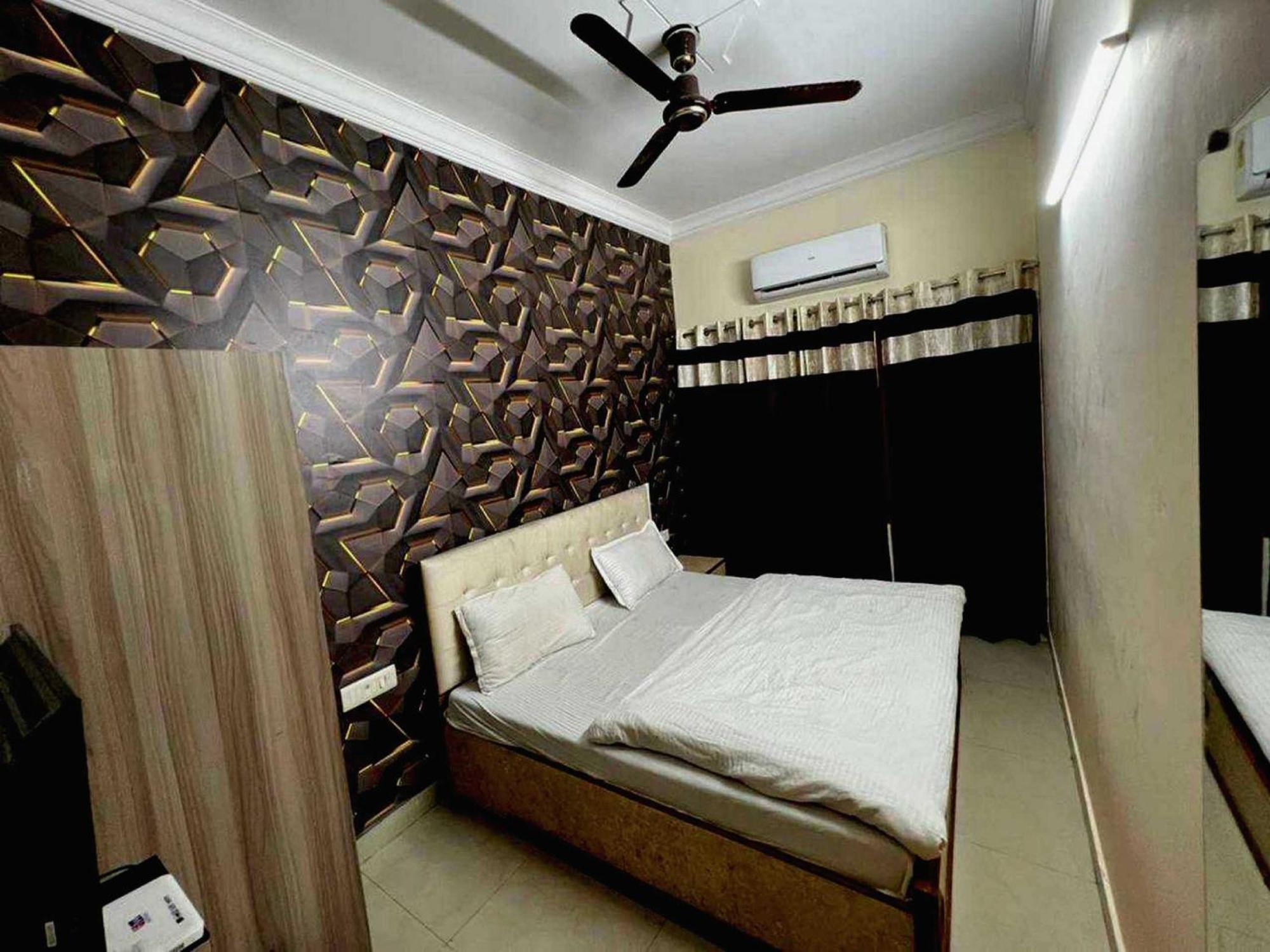 אמריצר Hotel Anand מראה חיצוני תמונה